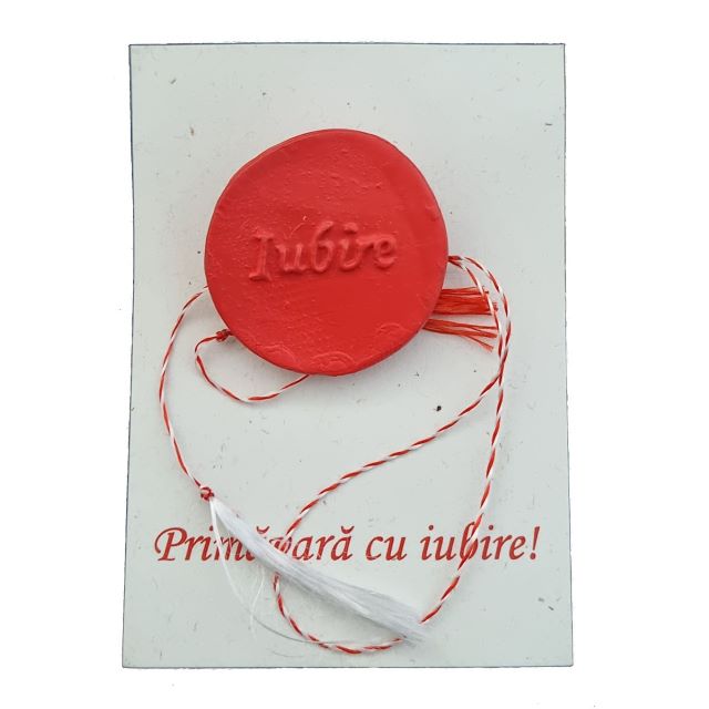 Martisor cuvant bun iubire rosu 640px Cuvânt bun - Mărțișor rotund din lut - Iubire (roșu) - Image 1